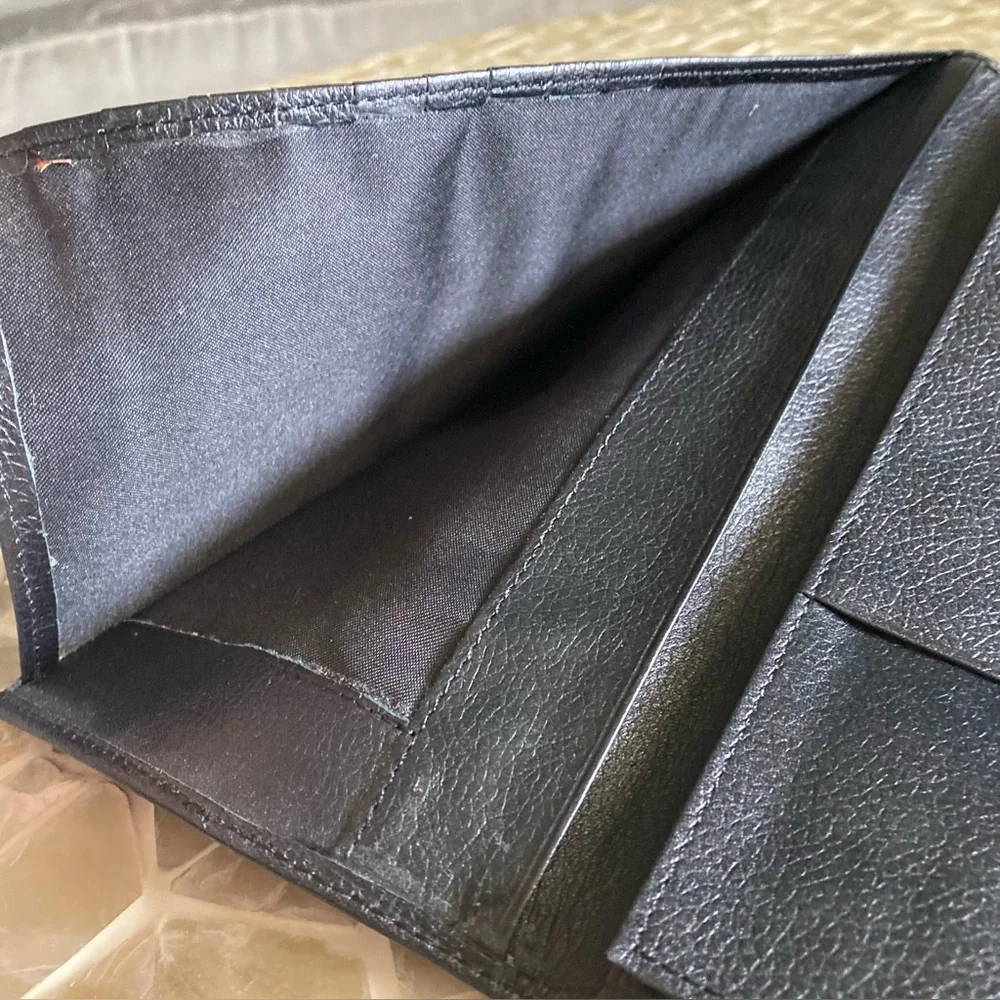 Buxton Black Leather Mellow Touch Cowhide Credit Card Passport Wallet